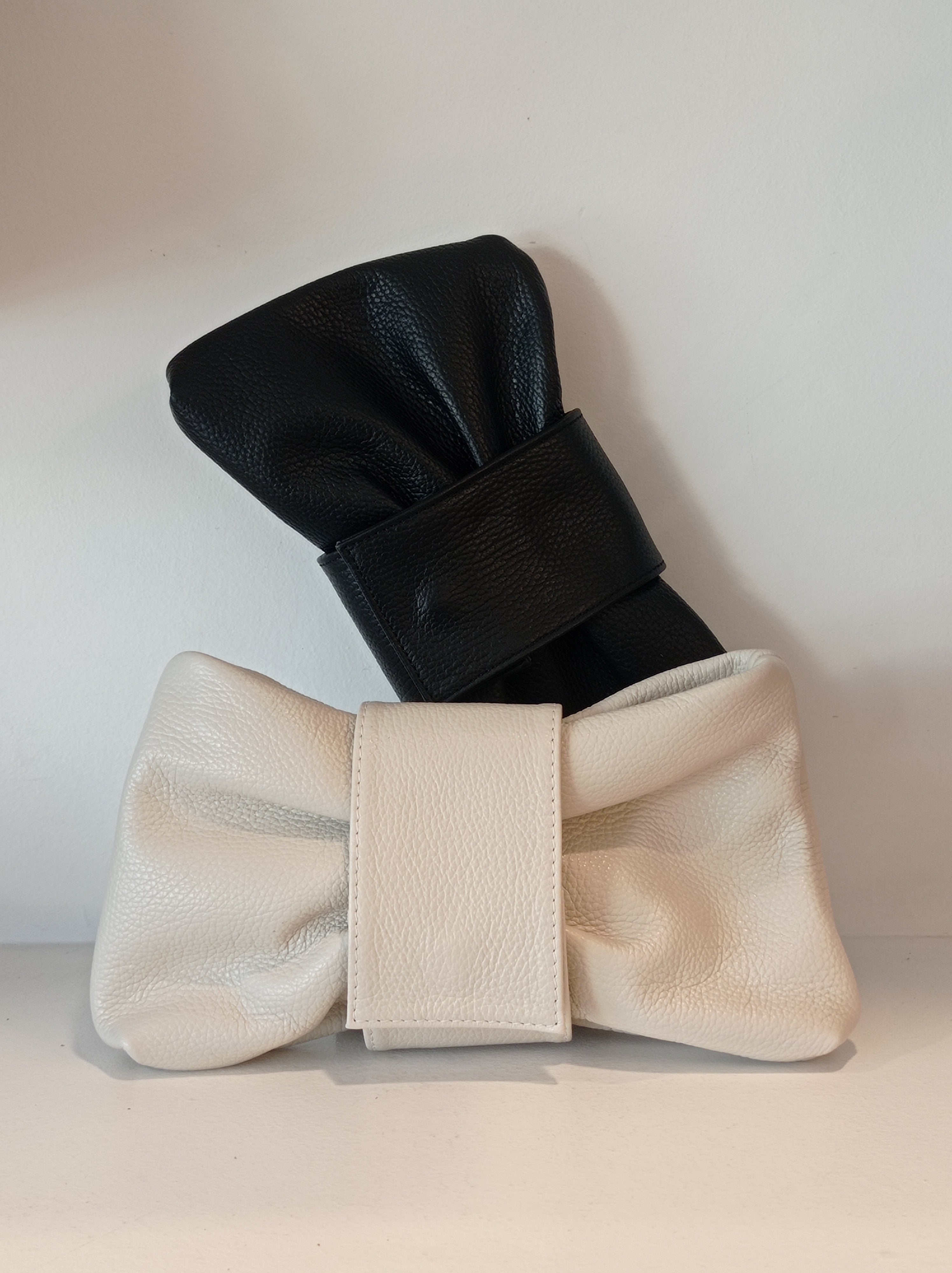 Clutch laço em pele