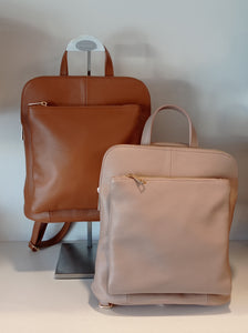 Mochila em pele com bolsa