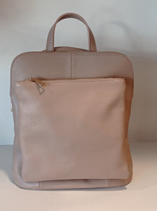 Mochila em pele com bolsa