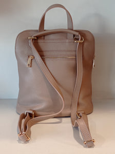 Mochila em pele com bolsa