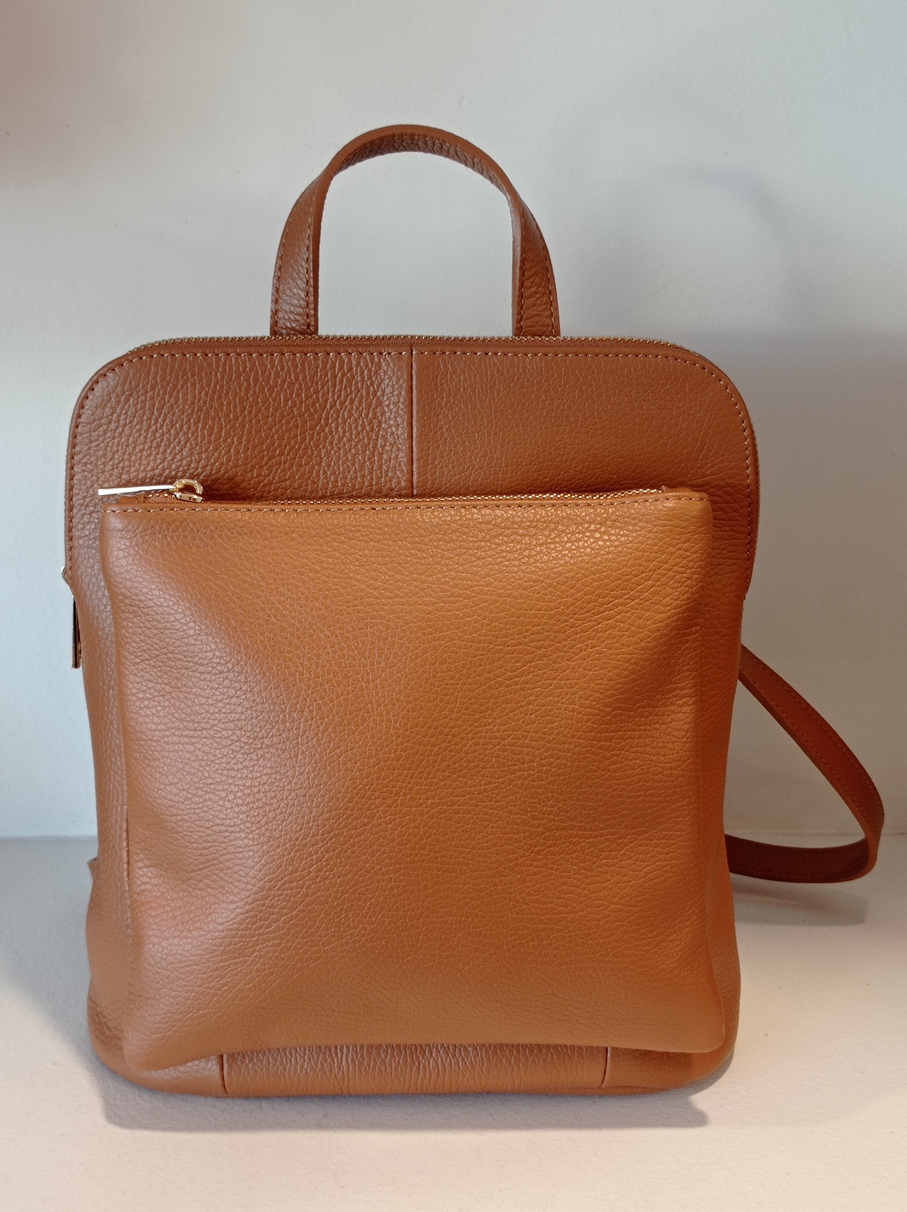 Mochila em pele com bolsa