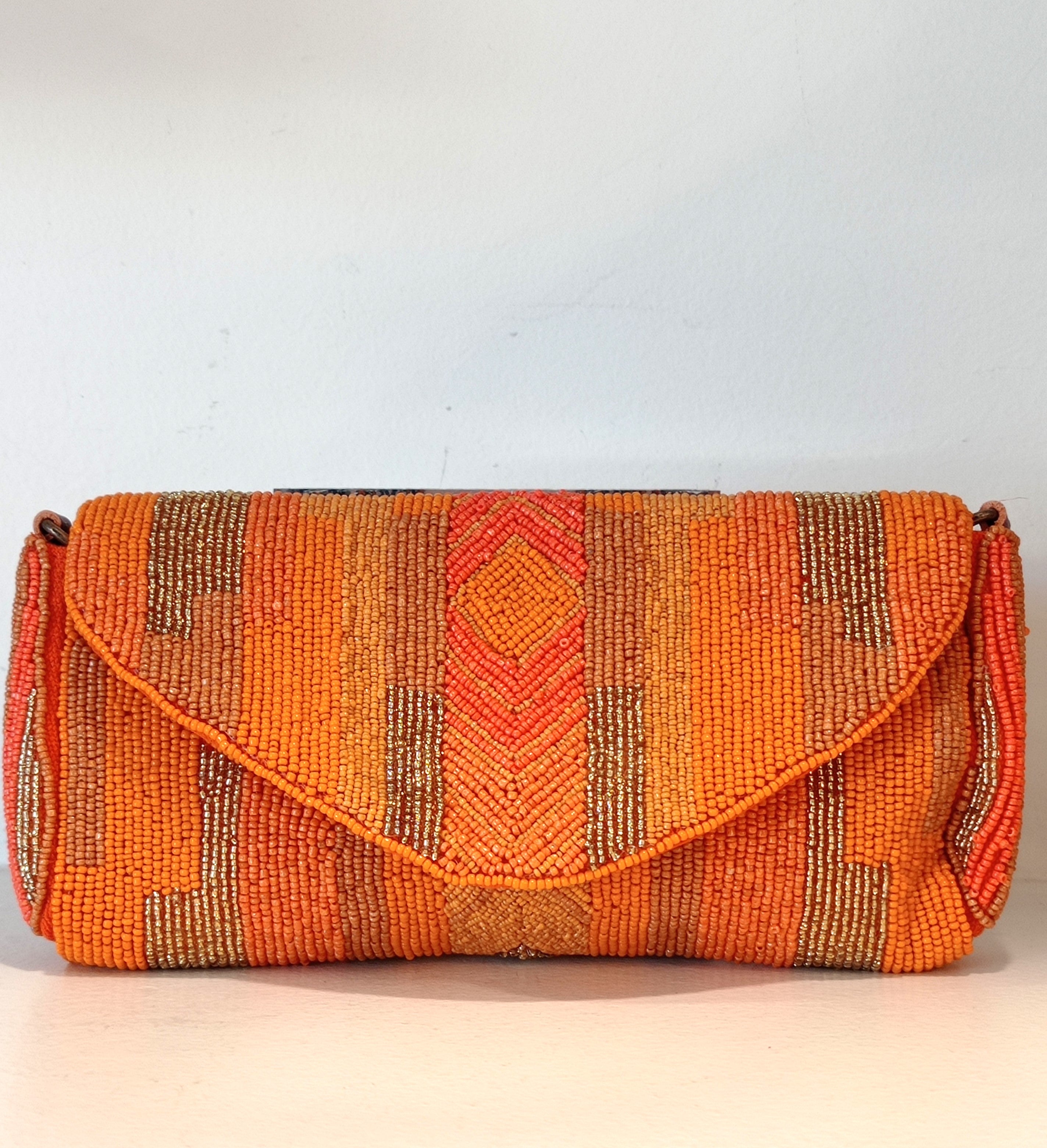 Clutch com missangas