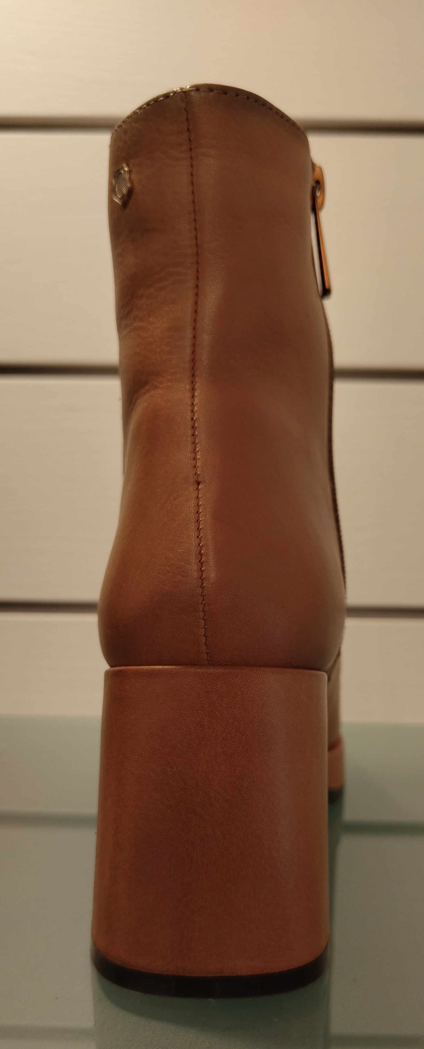 Botim Carmela Camel