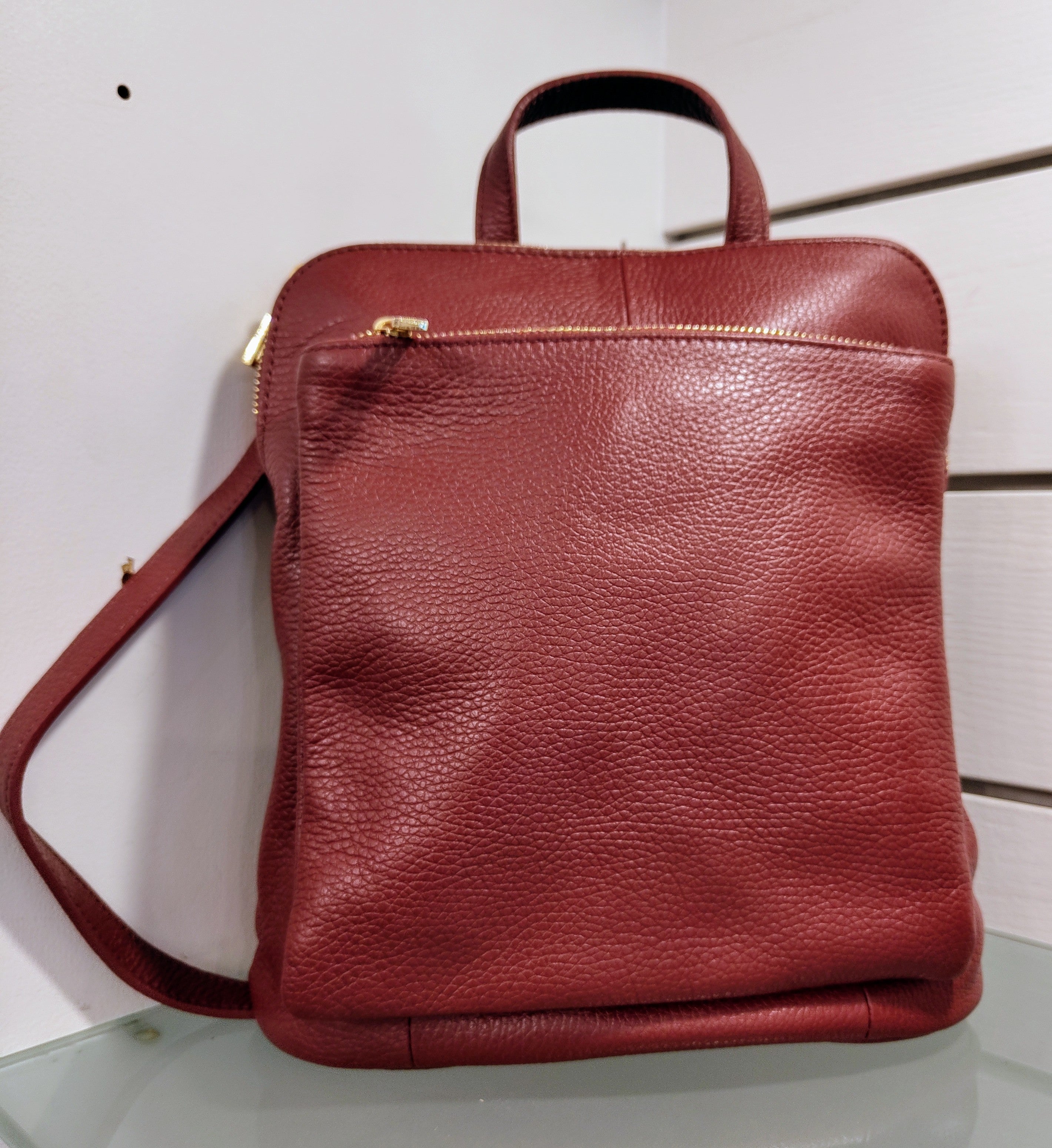Mochila em pele com bolsa