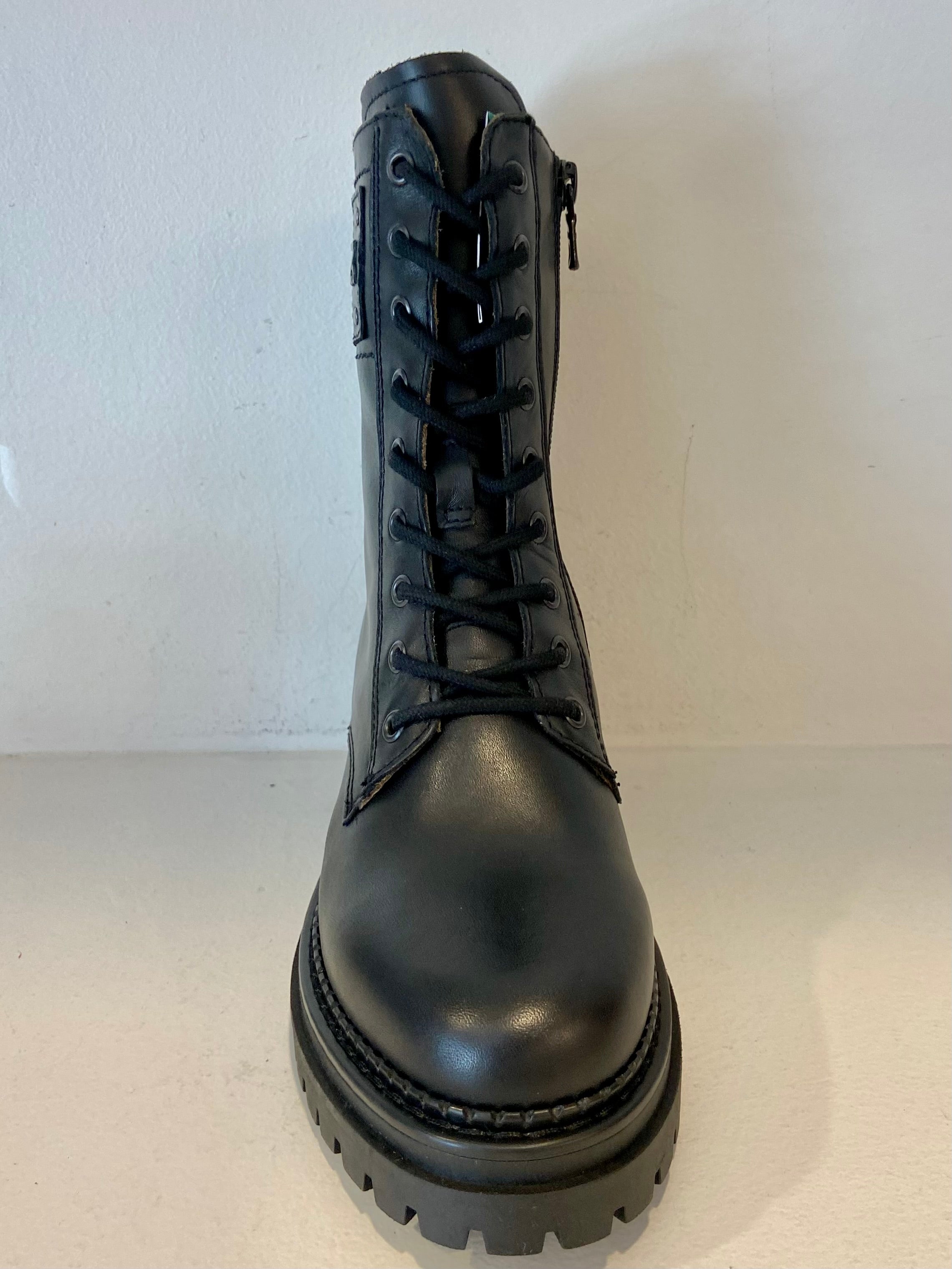 Bota atacadores Nero Giardini 23/24