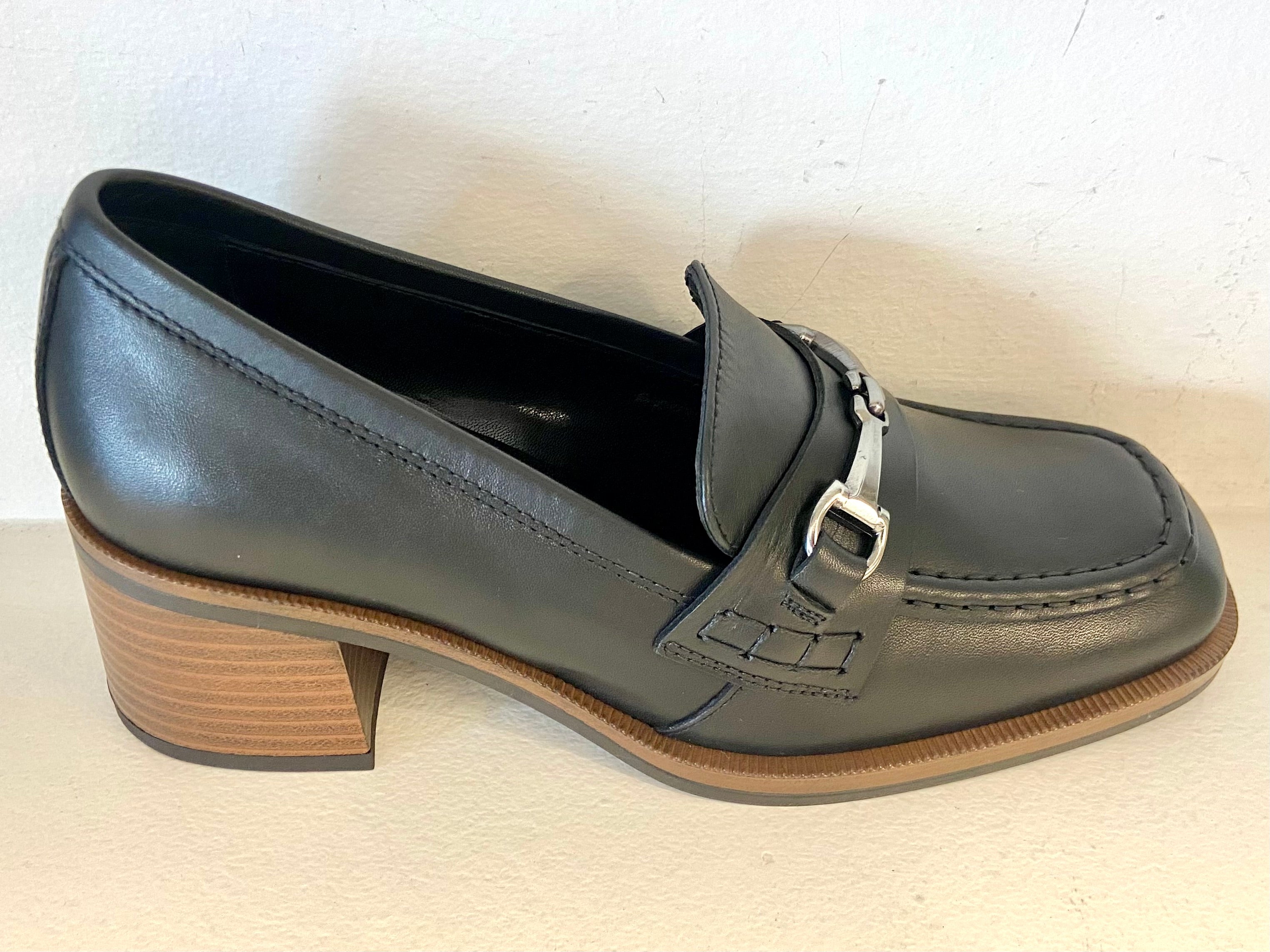 Mocassin fivela e salto Nero Giardini 23/24