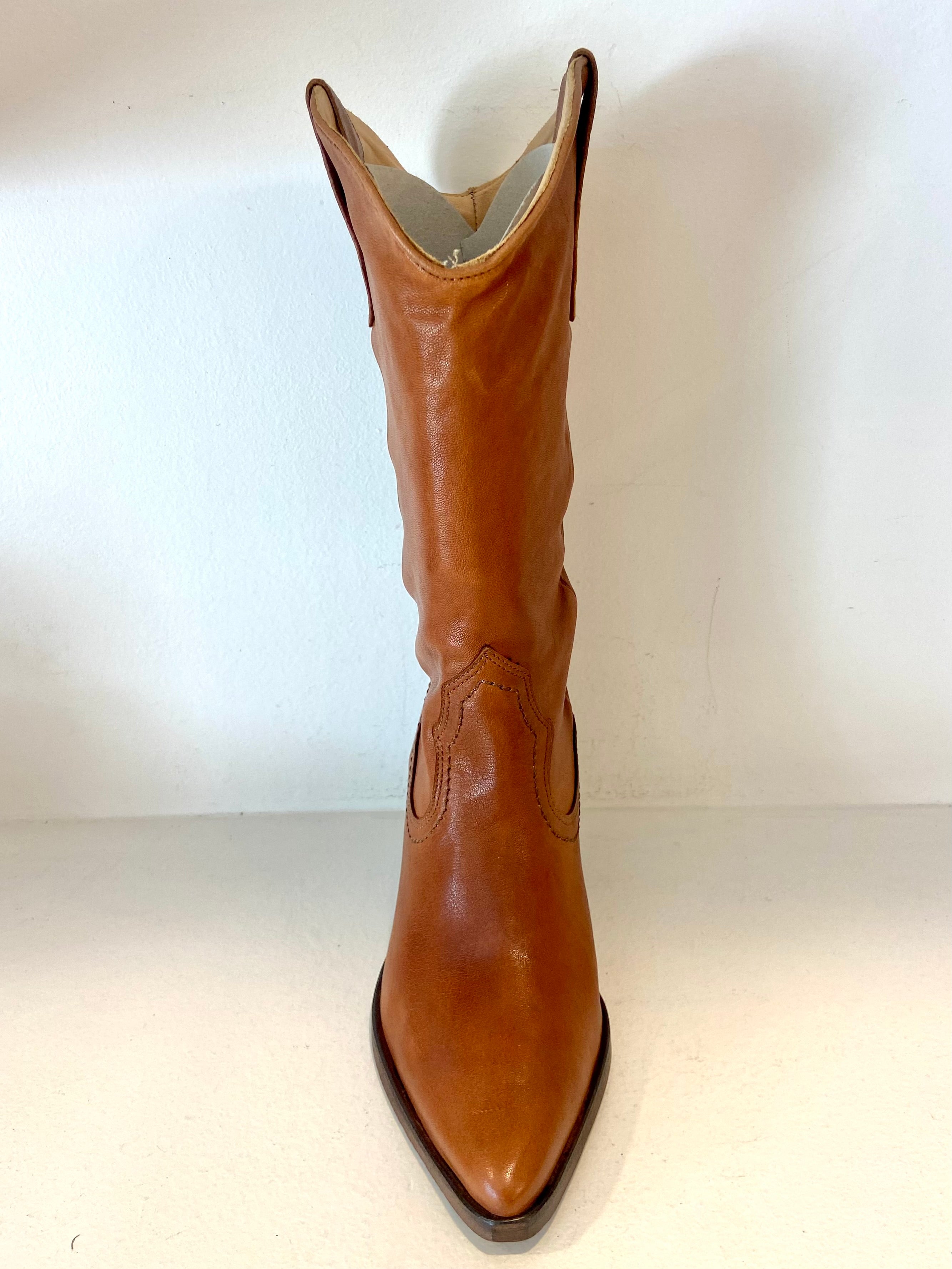 Bota tipo vaqueiro mel