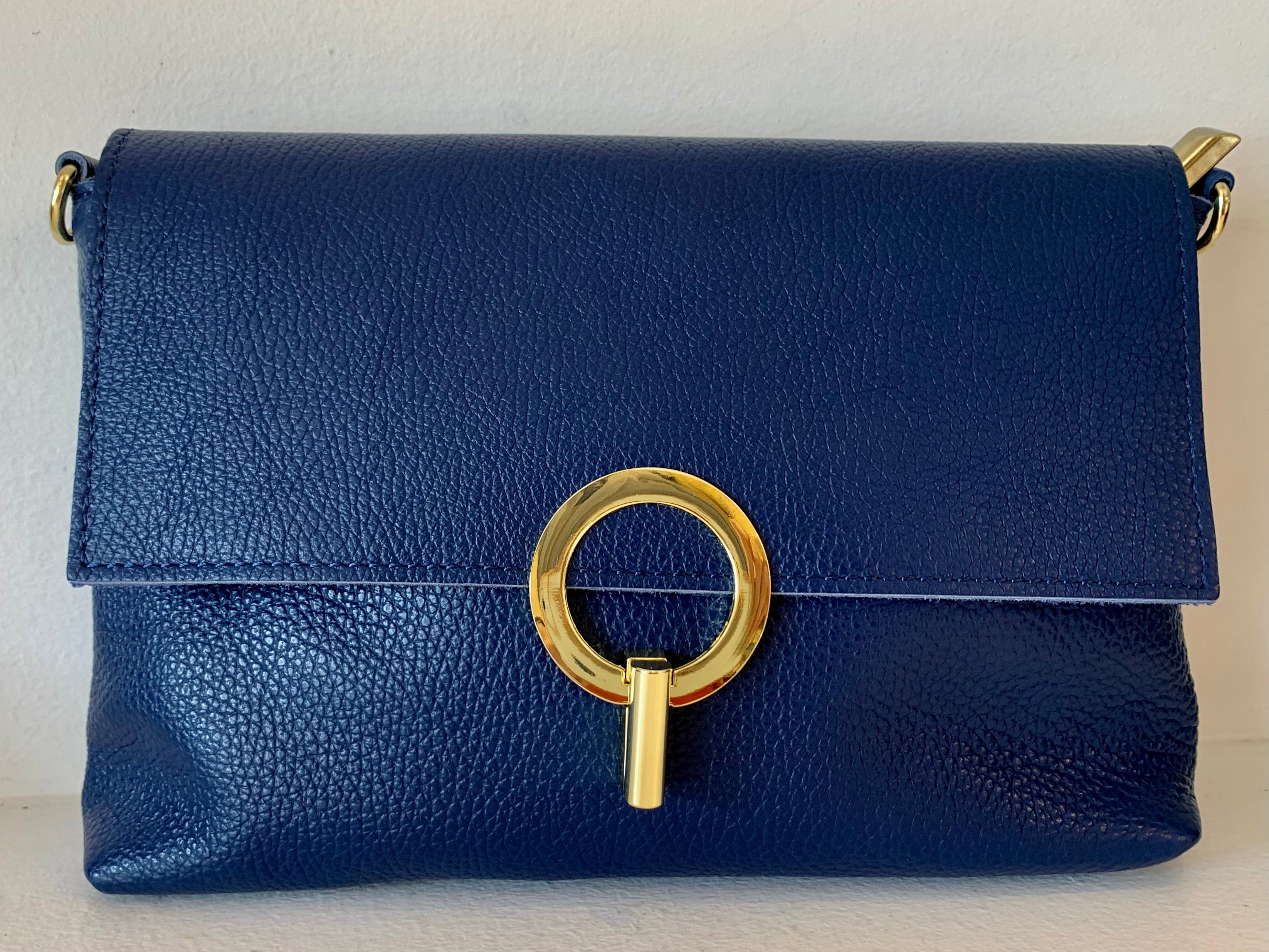 Clutch pala e fecho dourado