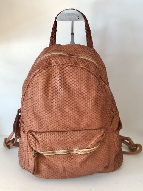 Mochila pele escamada