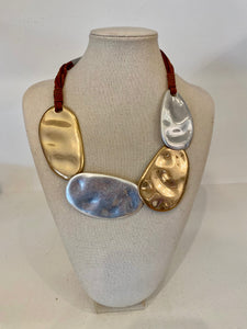 Colar Chapas  Metal