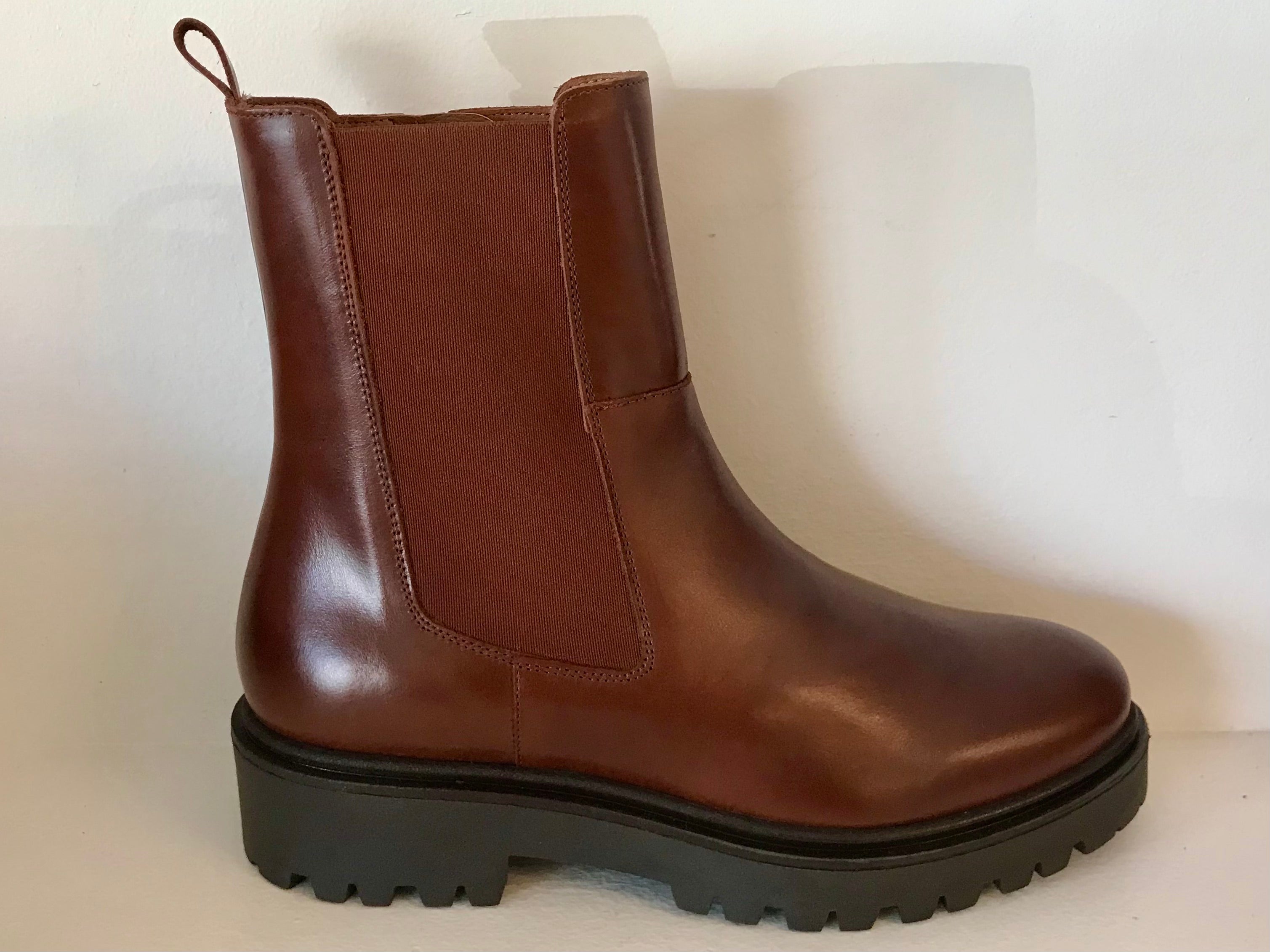 Bota elástico e fecho