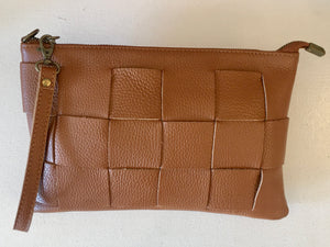 Clutch pele entrançada