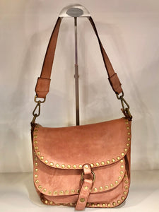 Mala tachas e argola